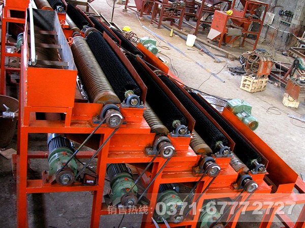 褐鐵礦生產(chǎn)線設(shè)備加工現(xiàn)場