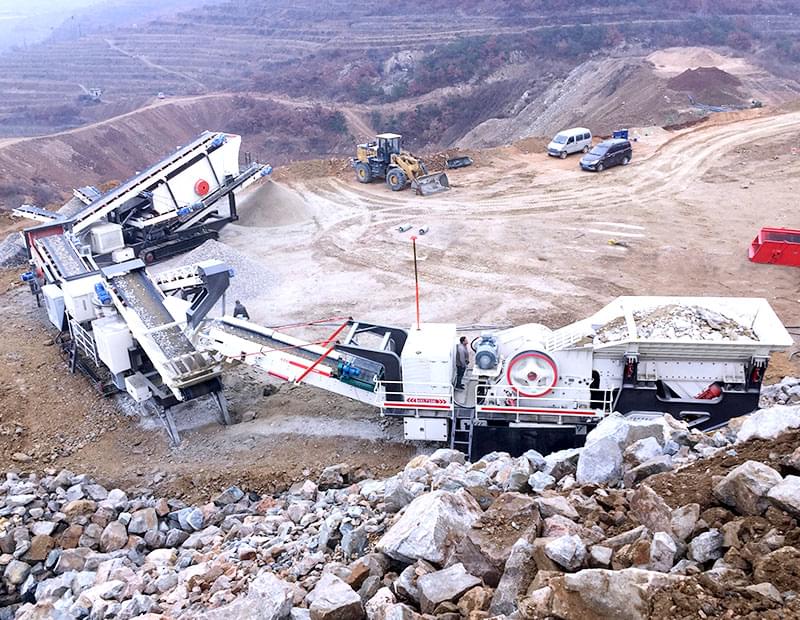 山東煙臺400t/h青石履帶移動破生產(chǎn)線