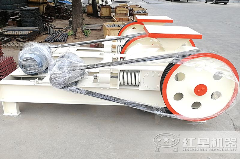 小型對輥制砂機實拍圖 小型對輥制砂機實拍圖