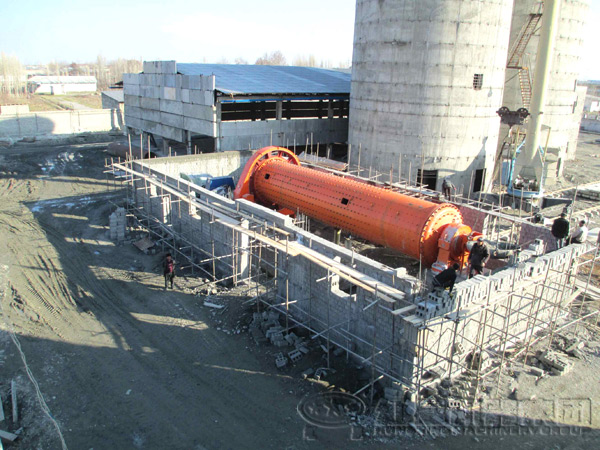 球磨機(jī)安裝現(xiàn)場(chǎng)