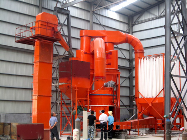 褐煤磨粉機(jī)安裝現(xiàn)場(chǎng)