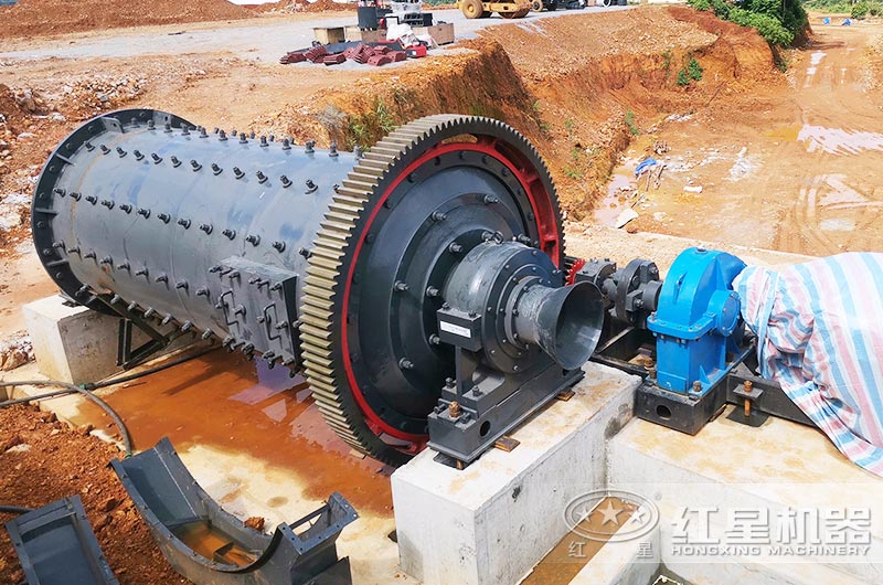 球磨機(jī)工作現(xiàn)場圖片