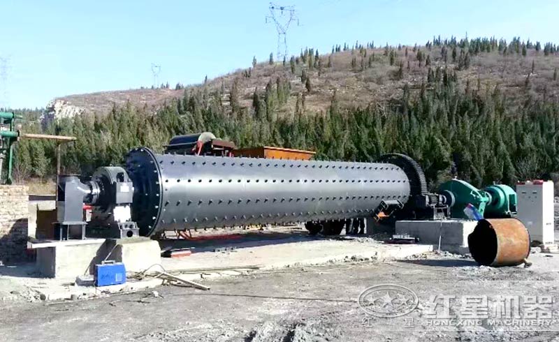 球磨機(jī)現(xiàn)場作業(yè)圖展示