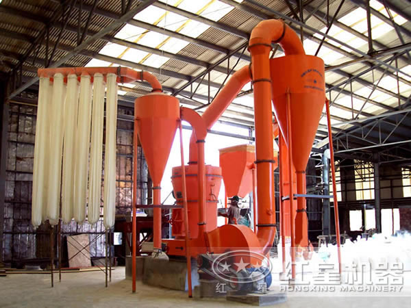 氧化鐵紅磨粉機(jī)客戶現(xiàn)場(chǎng)