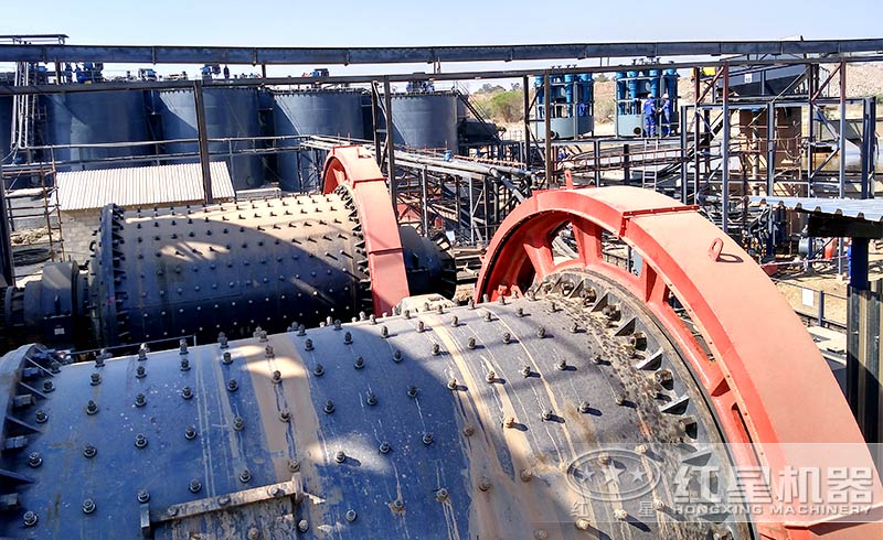 大型節(jié)能環(huán)保球磨機(jī)客戶(hù)現(xiàn)場(chǎng) 大型節(jié)能環(huán)保球磨機(jī)客戶(hù)現(xiàn)場(chǎng)