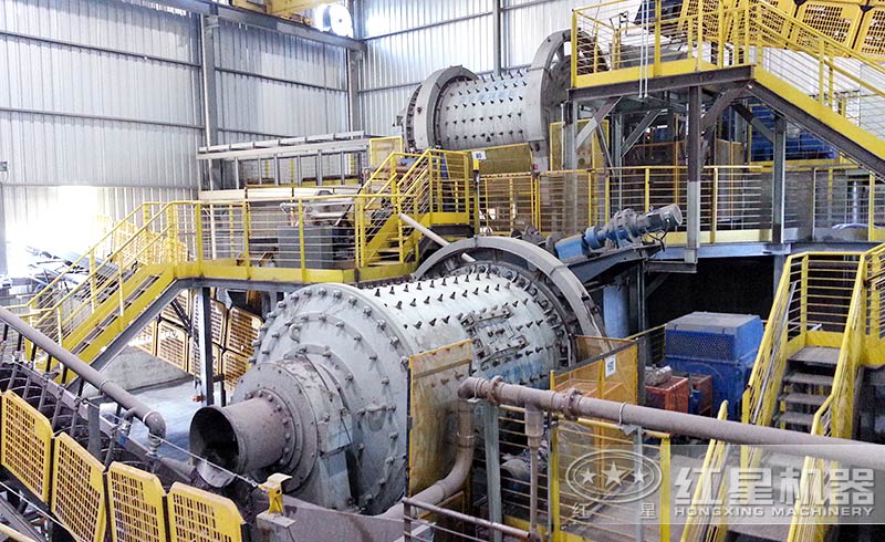 格子型球磨機(jī)排礦現(xiàn)場