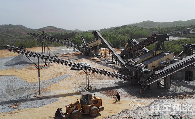 砂石廠作業(yè)現(xiàn)場(chǎng)