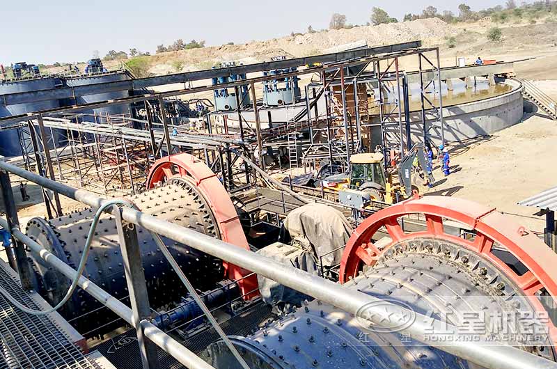 環(huán)保球磨機(jī)作業(yè)現(xiàn)場 環(huán)保球磨機(jī)作業(yè)現(xiàn)場