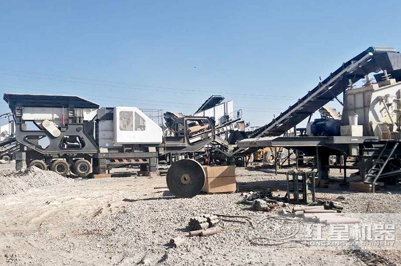阿曼時(shí)產(chǎn)300噸移動破碎站現(xiàn)場