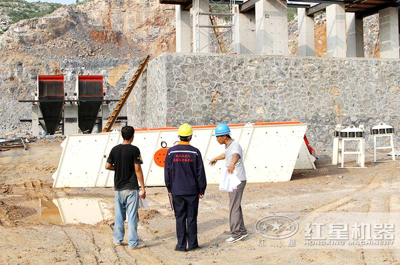 紅星售后人員為用戶指導安裝