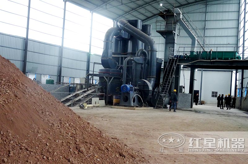 紅星機(jī)器石粉磨粉機(jī)作業(yè)現(xiàn)場(chǎng) 紅星機(jī)器石粉磨粉機(jī)作業(yè)現(xiàn)場(chǎng)