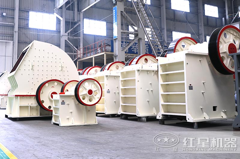 石塊破碎機(jī)車間 石塊破碎機(jī)車間